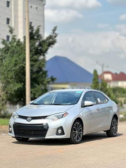 A picture of 2015 TOYOTA COROLLA