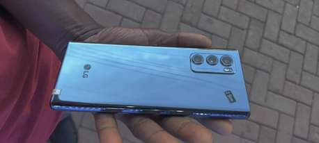 A picture of LG wing 5G