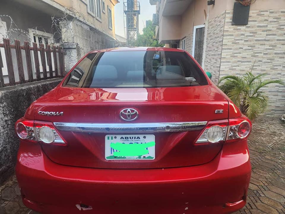 A picture of First body 2012 Corolla LE with nothing tampered