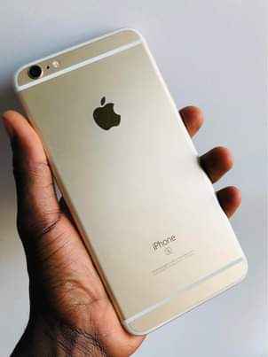 A picture of iPhone 6s Plus 32Gb at 220k
