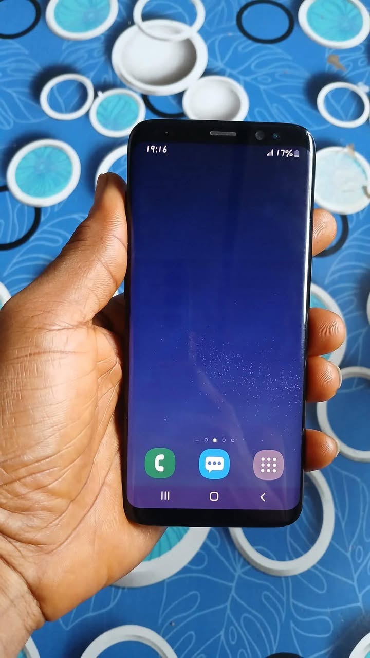 A picture of SAMSUNG GALAXY S8 64GIG 4GIG RAM UK USED