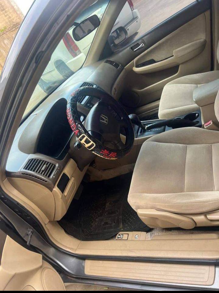 A picture of Distress sell Honda DC 2007. Owner needs money urgently