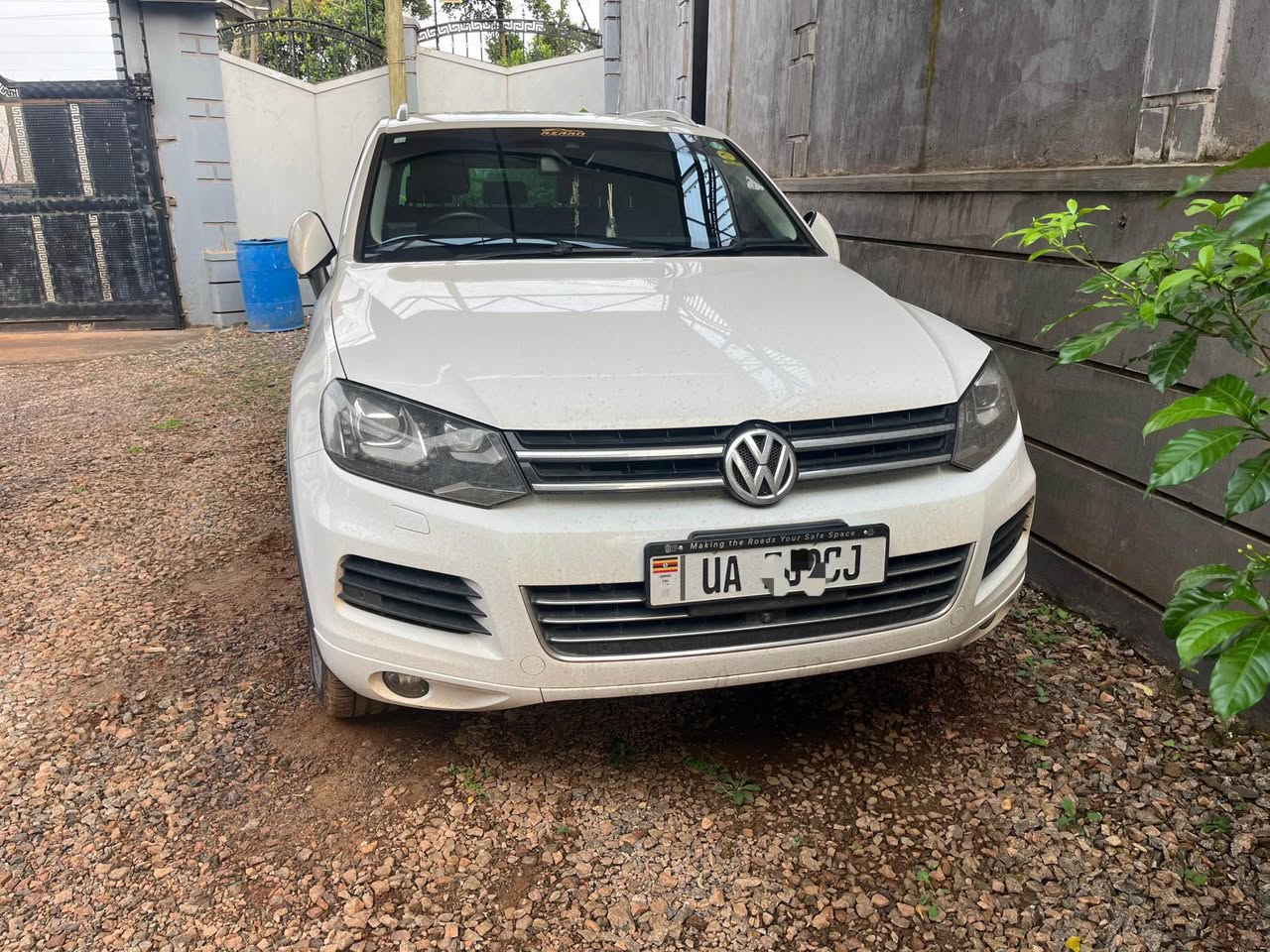 A picture of 2013 Volkswagen TouregCall 0765424123 0709446672