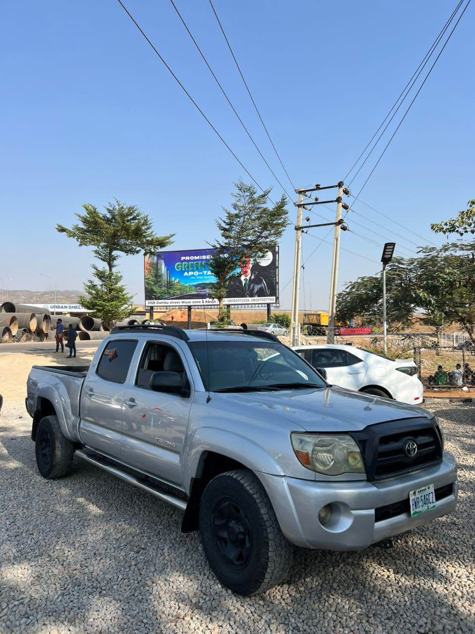 A picture of Distress sale Toyota tacoma 8M today deal All components working