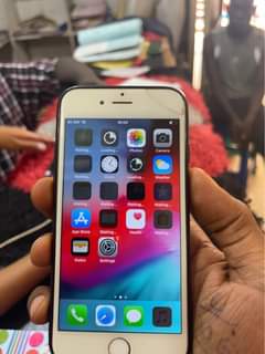 A picture of iPhone 6 at 250k