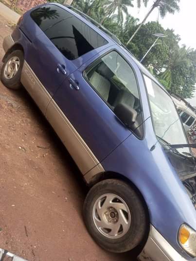 A picture of Toyota sienna available for sale Engine and gear box is