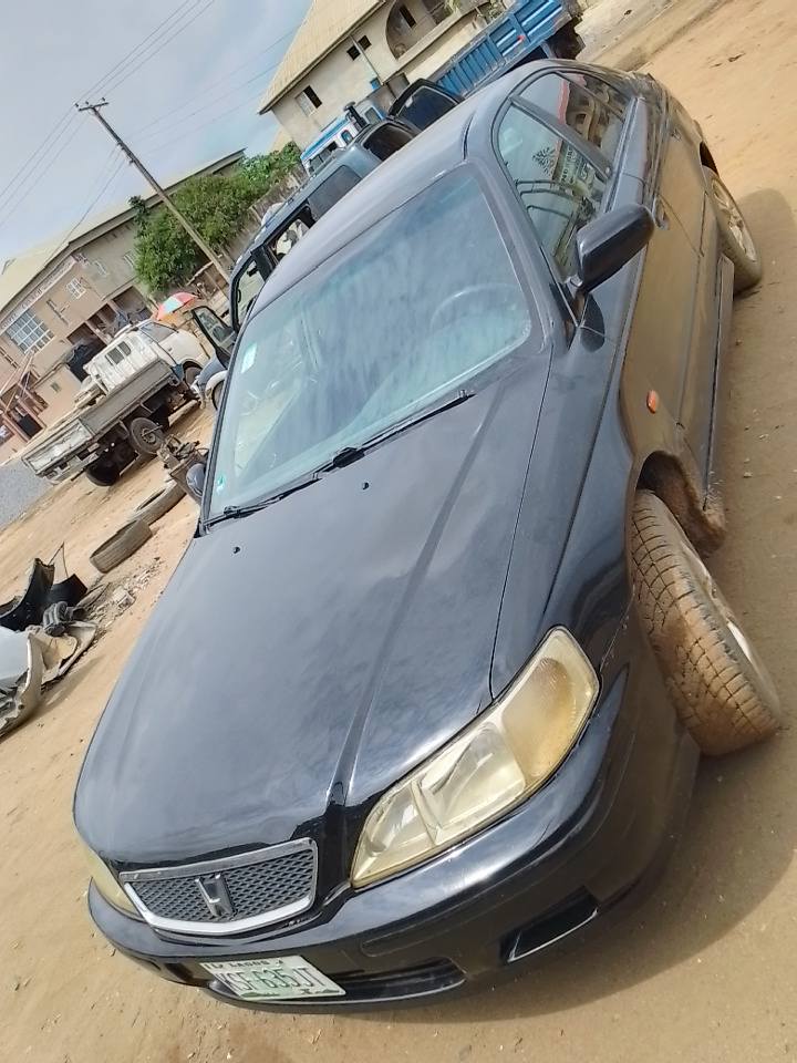A picture of HONDA ACCORD ENGINE AND GEAR OK AC CHILLING BUY AND