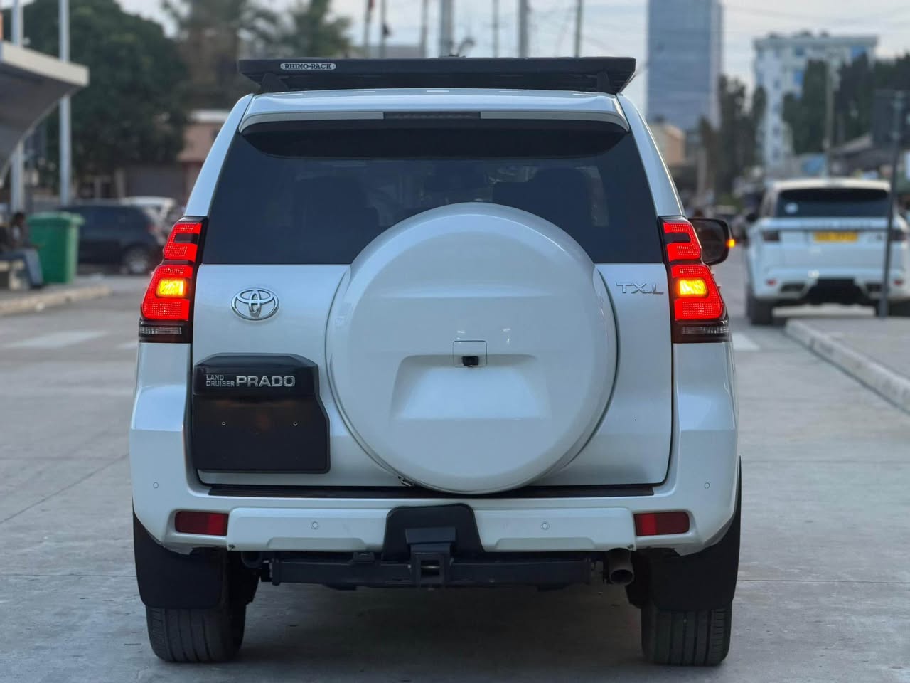 A picture of TOYOTA LANDCRUISER PRADO 2023