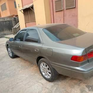 A picture of 2002 Camry fish light