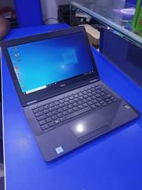 A picture of Dell Latitude E7270 i5 6th gen 256 GB SSD 8