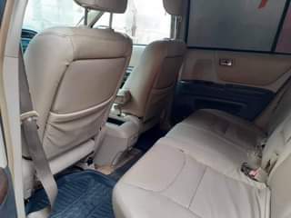 A picture of 2005 Toyota highlander limited