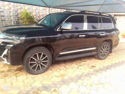 A picture of Registered first body Toyota landcruiser 20082022 V8 Engine Thumbstart Leather