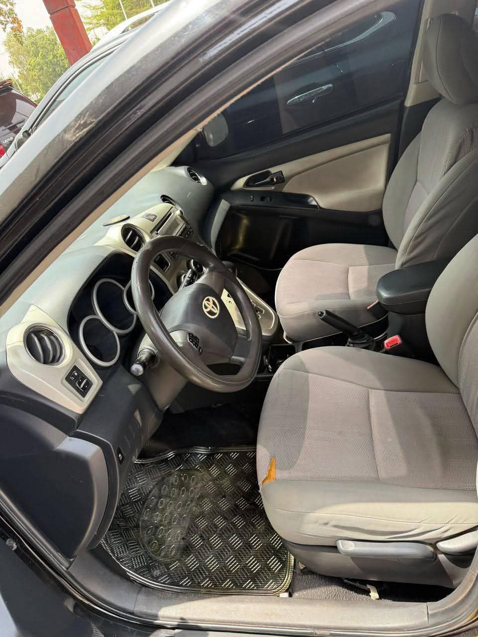 A picture of 2011 Toyota matrix