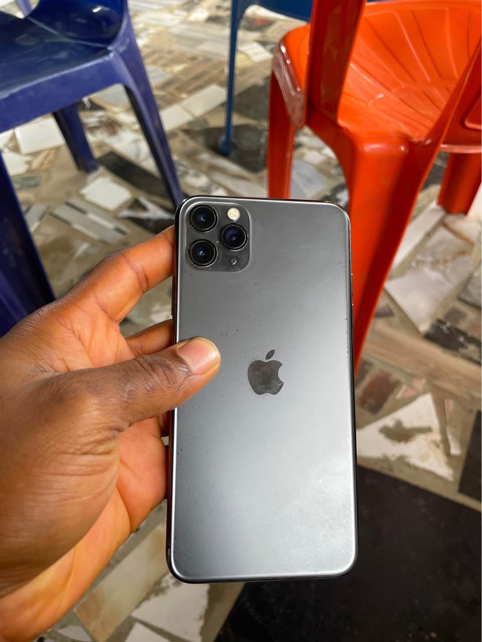 A picture of iPhone 11 Pro Max 64g