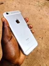 A picture of iPhone 6s 32Gb at 220k