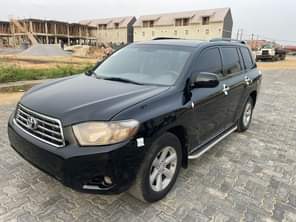 A picture of OMG This is freshly baked Toyota Frist registration first owner