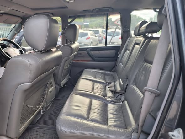 A picture of TOYOTA LAND CRUISER VX AMAZON E