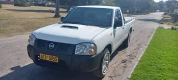 used nissan np300