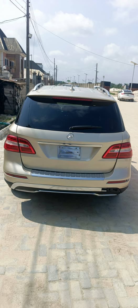 A picture of 2012 ML 350