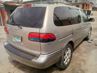 A picture of TOYOTA SIENNA 2002 First body Engine Gear Ac Price 3m