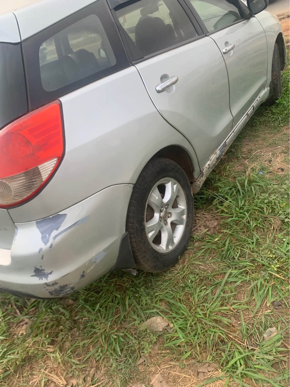 A picture of Toyota matrix 2003 model
