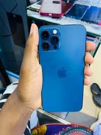 A picture of Iphone 12 Pro Max at 2 2m