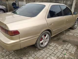 A picture of 2001 Toyota Camry tiny big