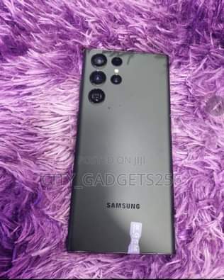 A picture of Samsung galaxy s22 ultra