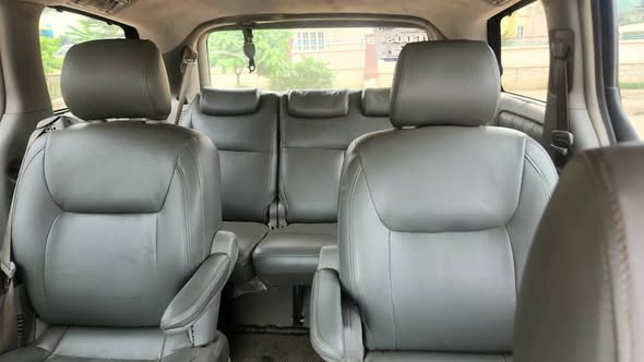 A picture of Toyota Sienna 2005