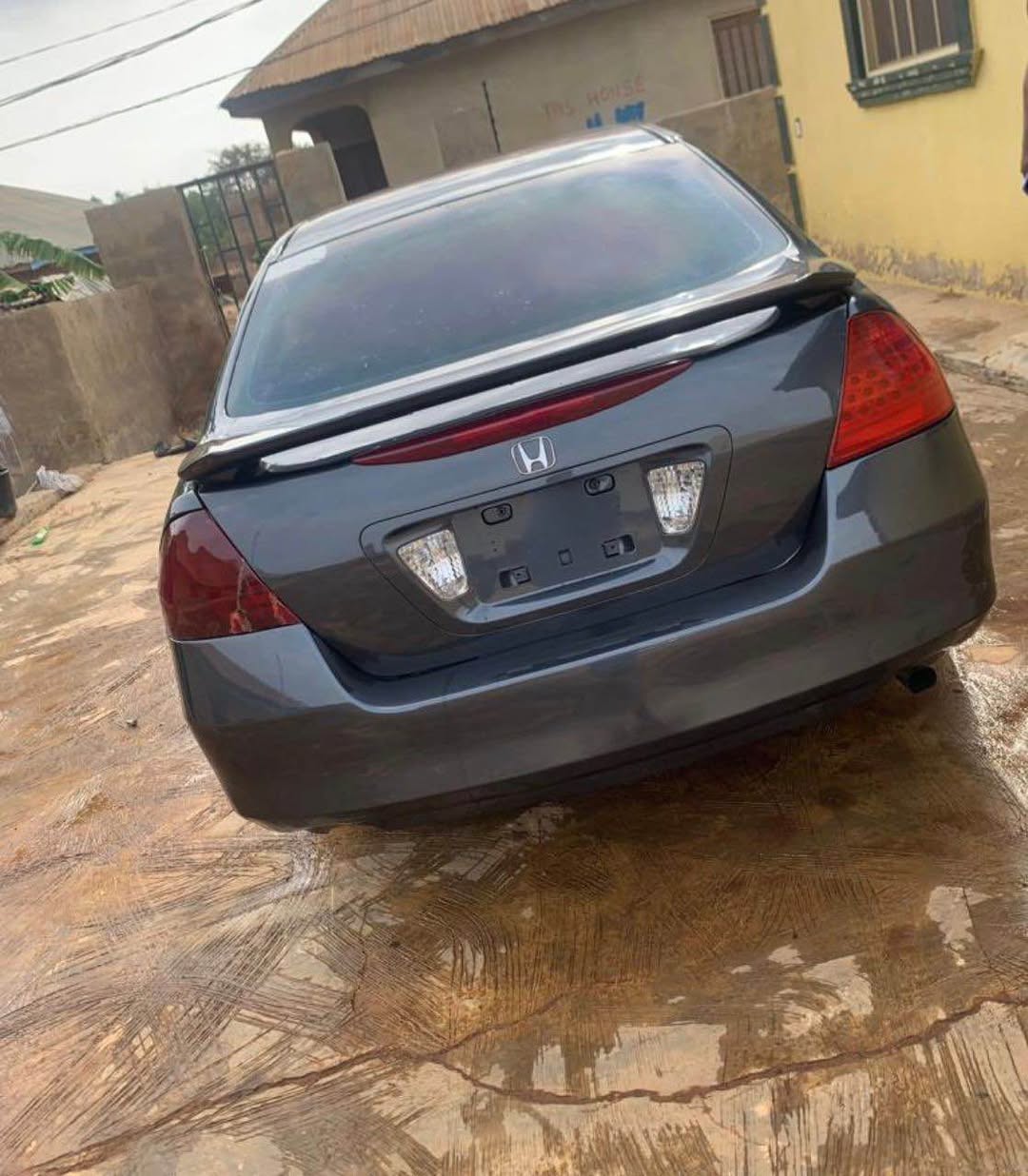 A picture of Honda Accord DC 2007 model 2 1m last money needed