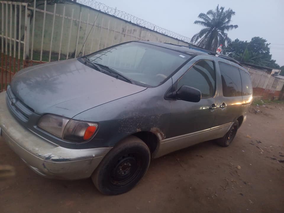 A picture of FIRST BODY PAN SIENNA 2000 MODEL CALL 080 33 790