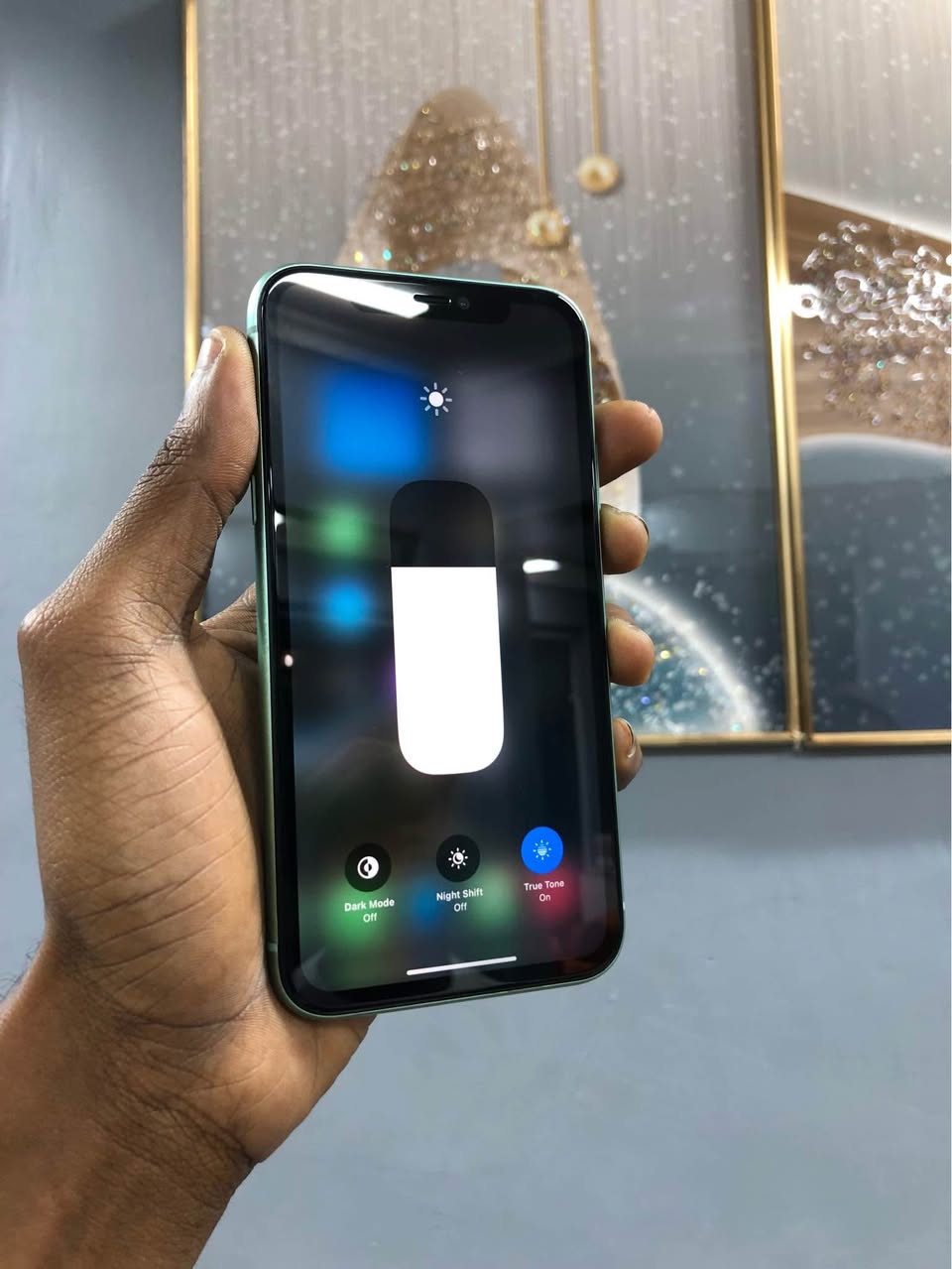A picture of Iphone 11