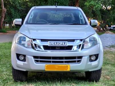 classifieds/cars isuzu