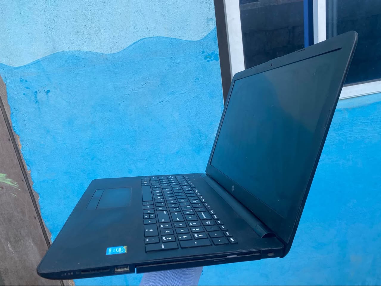 A picture of HP 15 bs1xx Core i3 8 GB 500 GB Direct