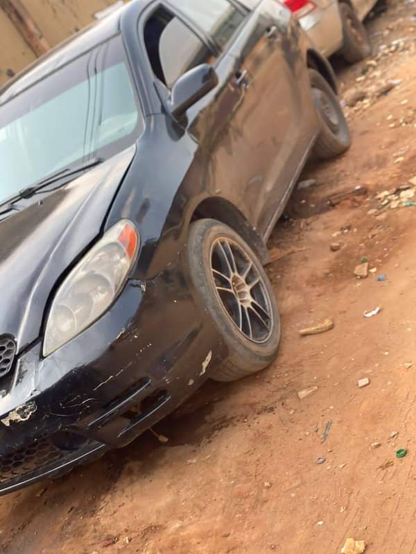 A picture of Toyota matrix 2005 Engine and Gear ok AC working okay