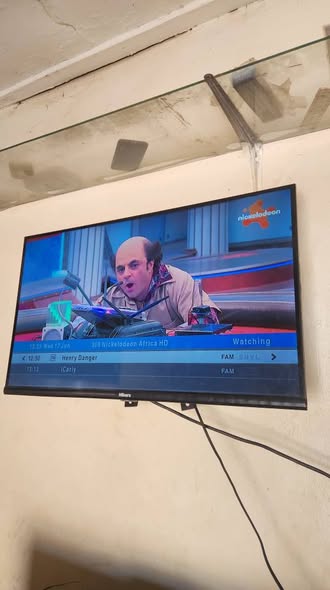 A picture of 32 inches digital frameless tv With inbuilt free to air