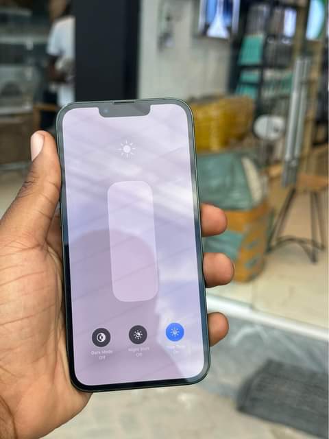 A picture of iPhone 13 plain
