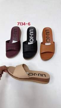 A picture of Ladies casual shoes