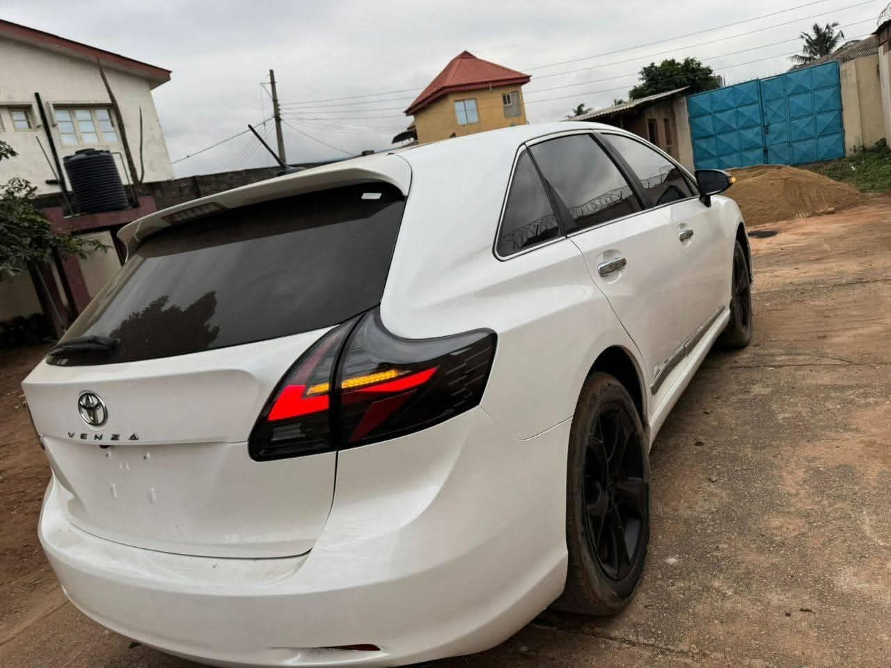 A picture of 2010 Toyota venza