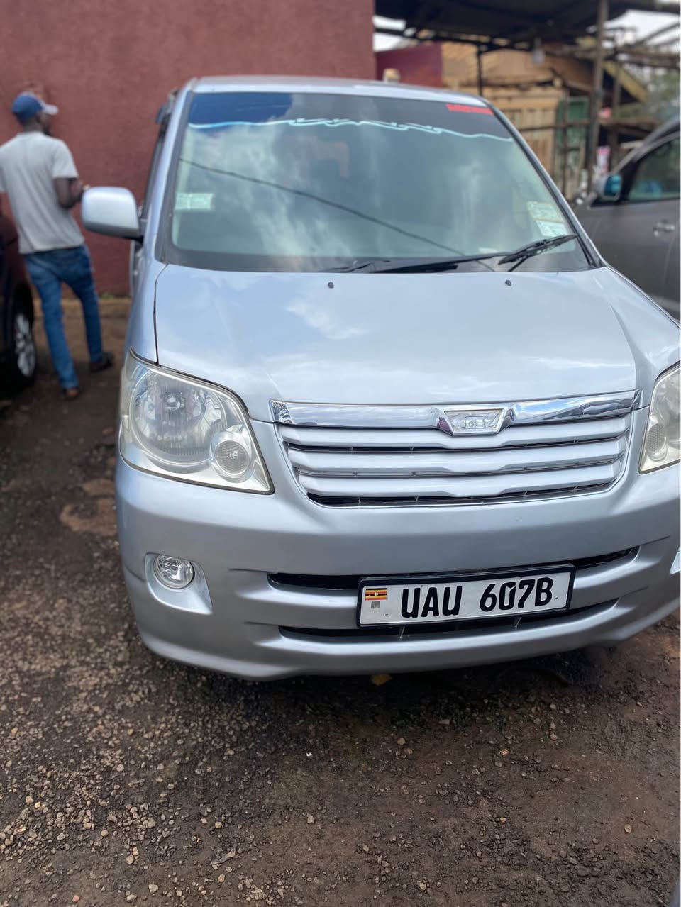 A picture of 2002 Toyota voxy