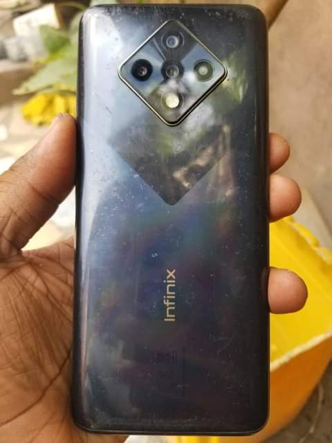 A picture of infinix Zero 8