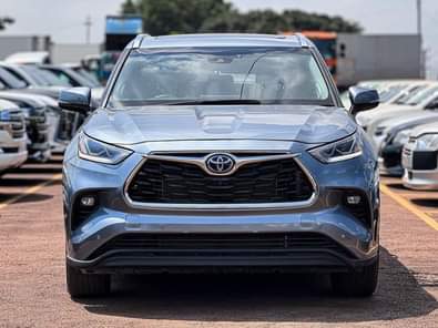 A picture of 2021 TOYOTA KLUGER GRANDE HYBRID PETROL Automatic 7 Seater Low