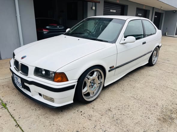 bmw 318i