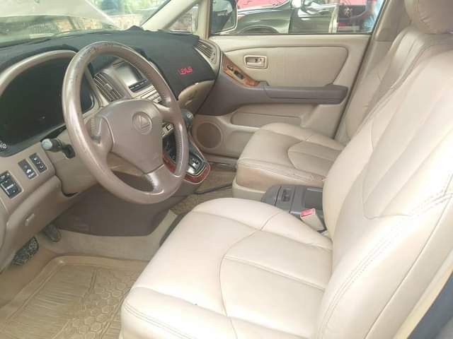 A picture of Belgium grade rx300 for sell Ac chilling Engine Gear Location