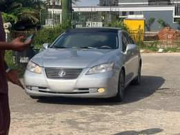 A picture of 2009 Lexus Es350 Very sound Registered with panoramic roof view