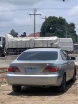 A picture of Lexus es300 sharp