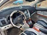 A picture of Lexus 330 05