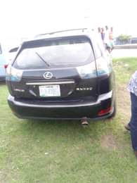A picture of distress sales Lexus Rx330 buy and drive location pH 4