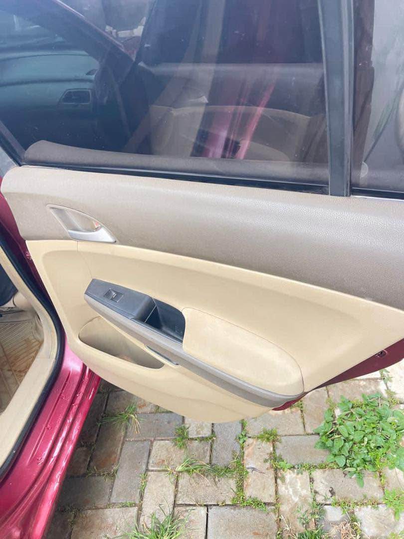 A picture of Honda Accord 08