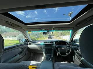 A picture of TOYOTA CROWN ROYAL available now 